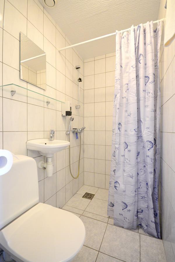 Aisa Guesthouse 페르누 외부 사진